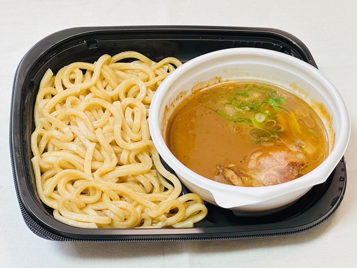 セブンイレブン とみ田監修 濃厚豚骨魚介 熱盛つけ麺 014.