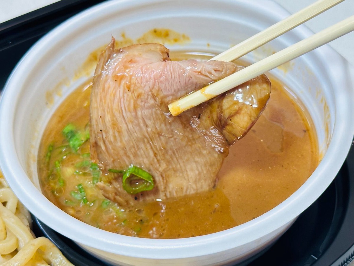 セブンイレブン とみ田監修 濃厚豚骨魚介 熱盛つけ麺 021.