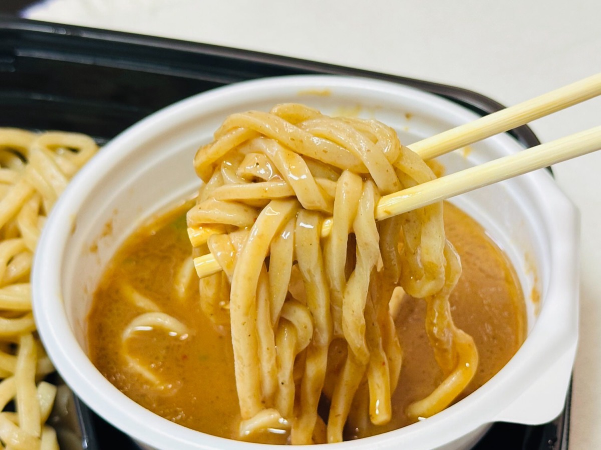 セブンイレブン とみ田監修 濃厚豚骨魚介 熱盛つけ麺 029.