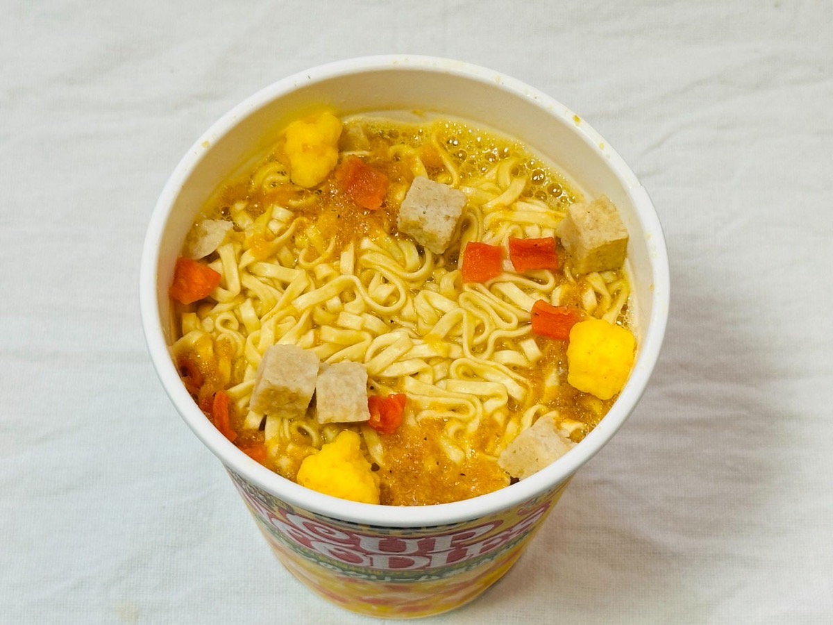 カップヌードル ペルー式チキンのクリーム煮込み味 017.