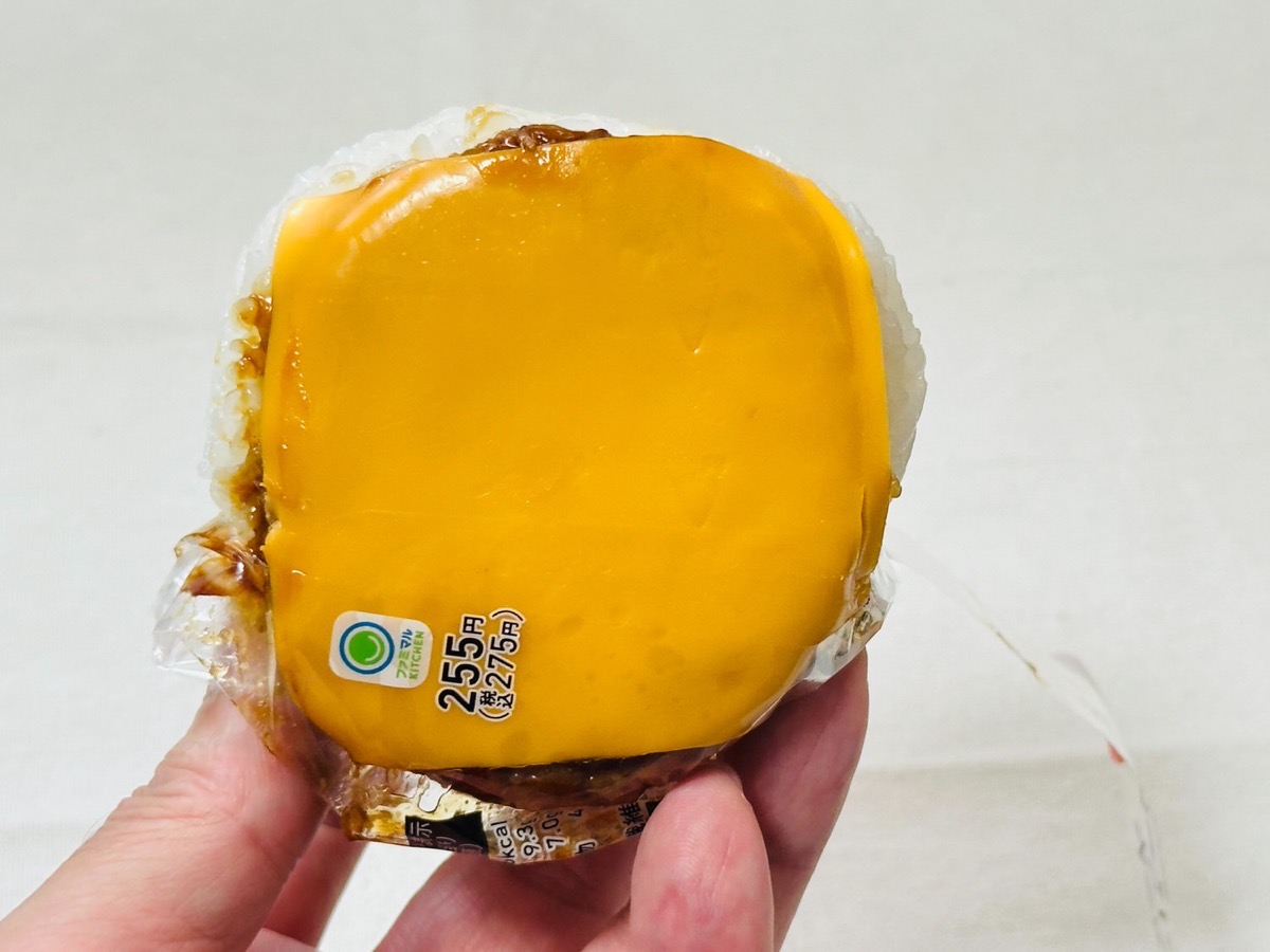 ファミリーマート チーズハンバーグ寿司 009.