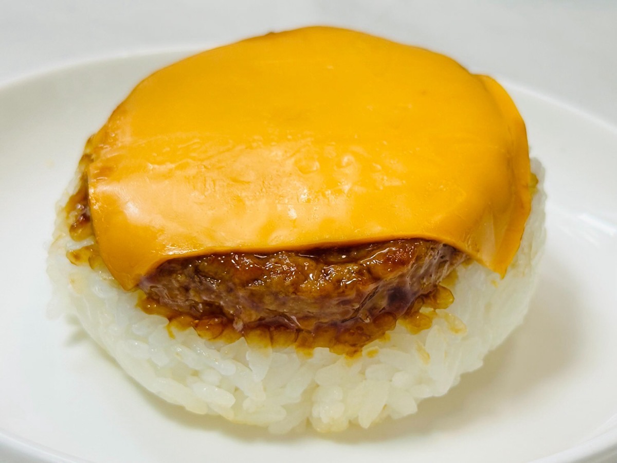 ファミリーマート チーズハンバーグ寿司 011.