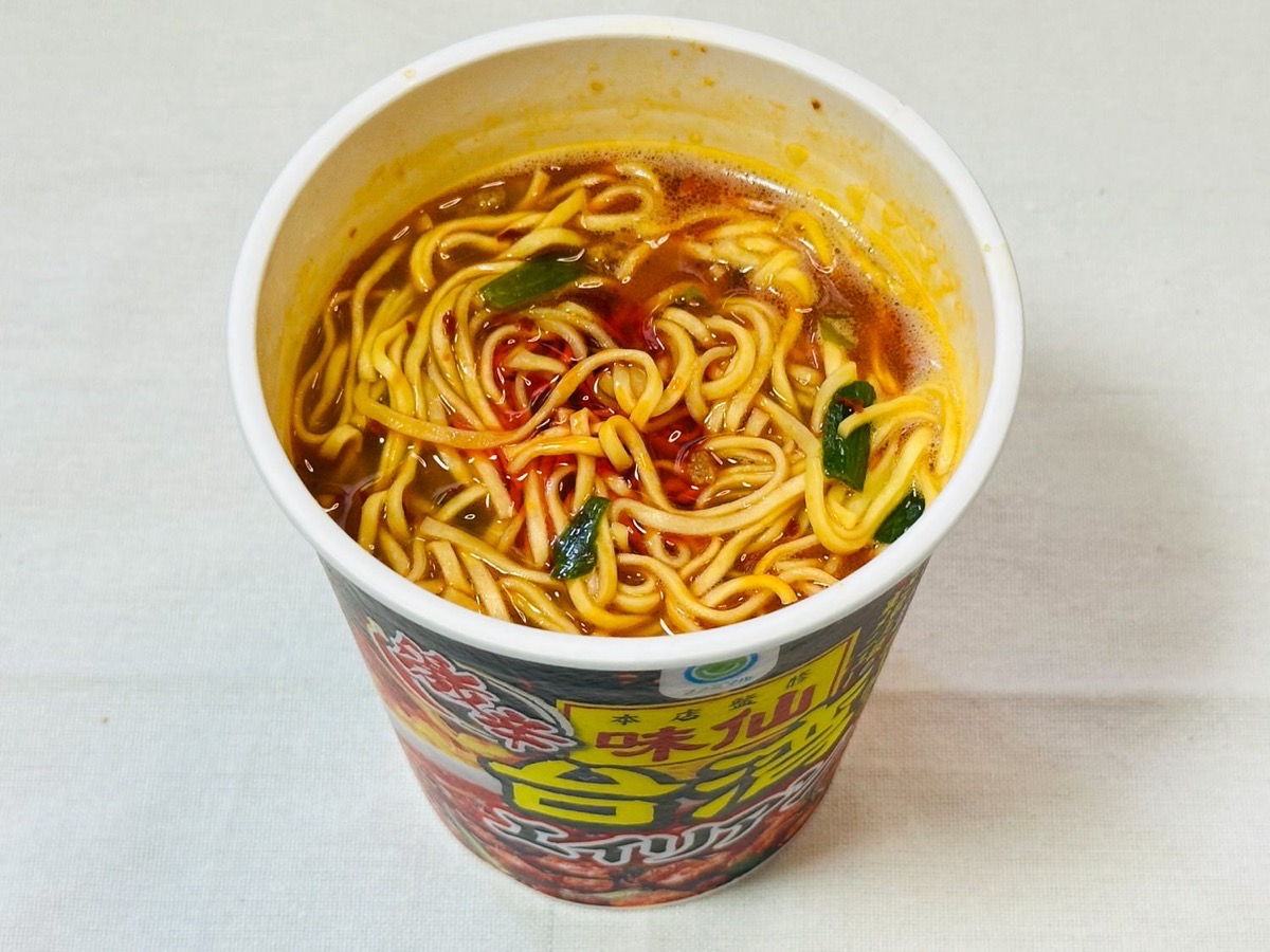 ファミマ 味仙本店監修 激辛台湾ラーメン エイリアン 016.