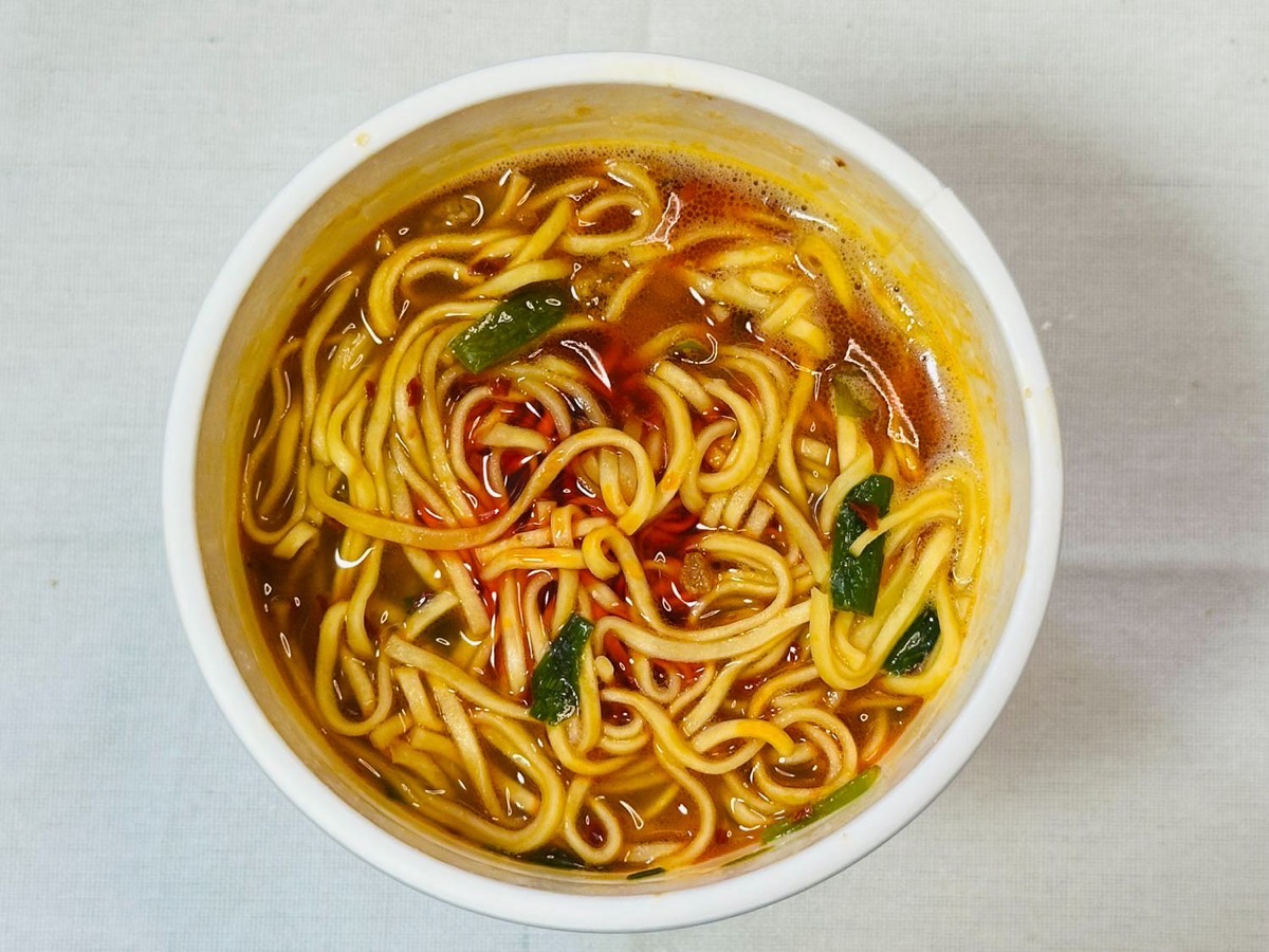 ファミマ 味仙本店監修 激辛台湾ラーメン エイリアン 017.