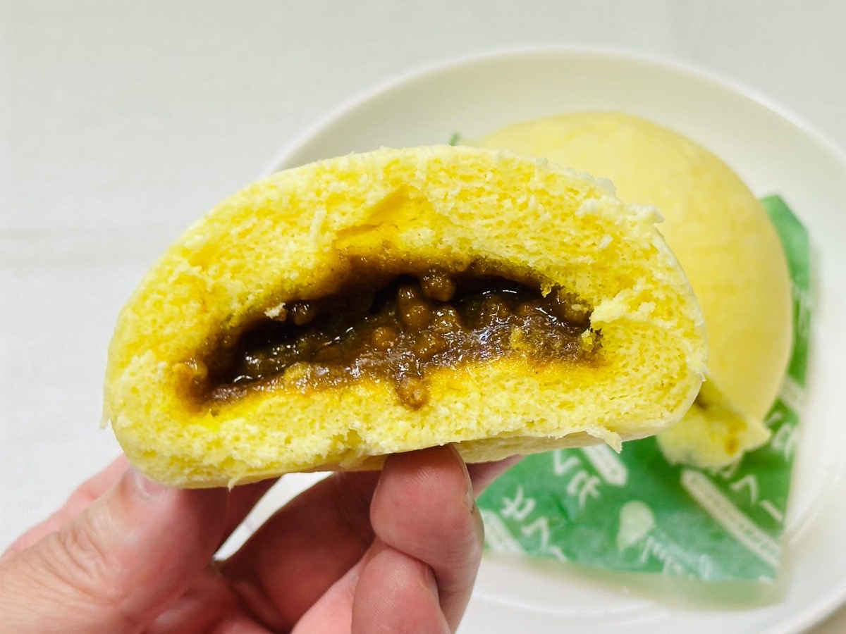 lawson-aubergine-bun-017.jpg ローソン オーベルジーヌ監修 カレーまん 017.