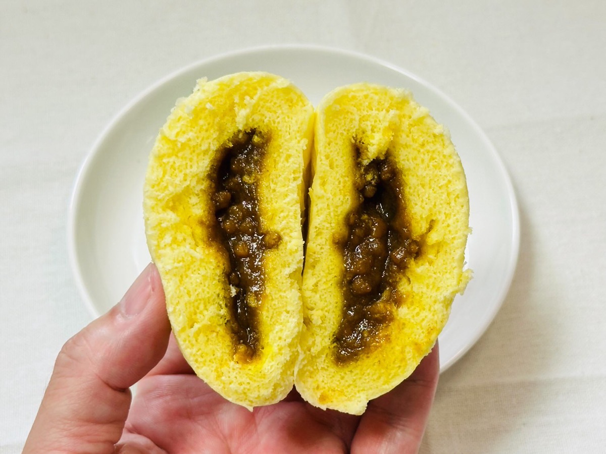 lawson-aubergine-bun-018.jpg ローソン オーベルジーヌ監修 カレーまん 018.
