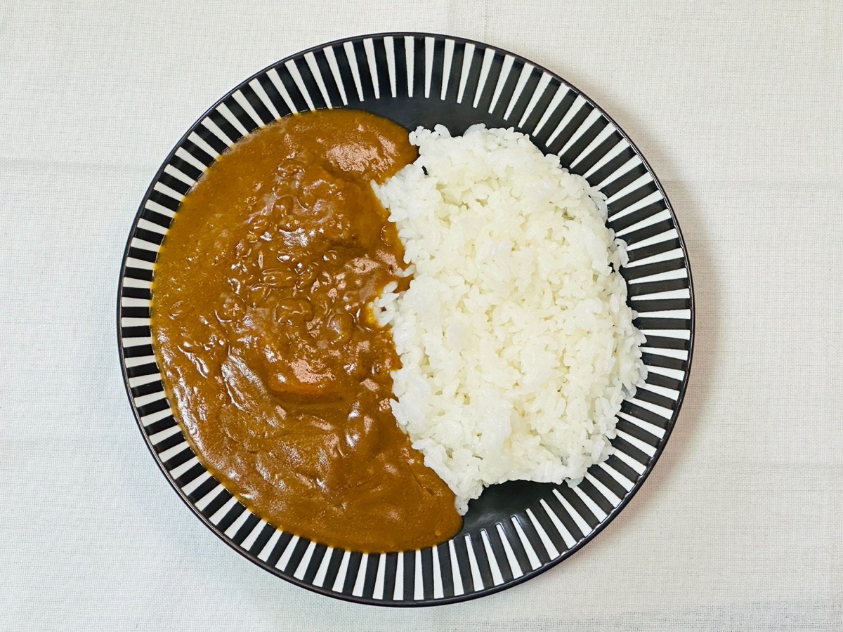 ローソン オーベルジーヌ監修 欧風チキンカレー 009.