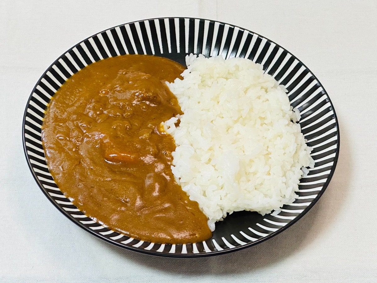ローソン オーベルジーヌ監修 欧風チキンカレー 010.