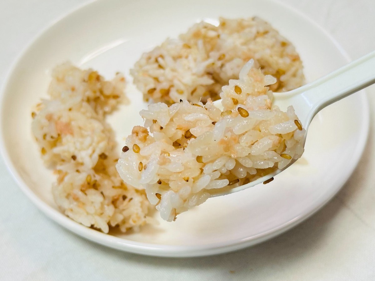 lawson-frozen-omusubi-015.jpg ローソン 冷凍 「胡麻さけおにぎり 015.