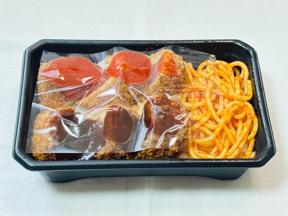 ローソン おかズドン！Wソースのメンチカツ弁当 015.