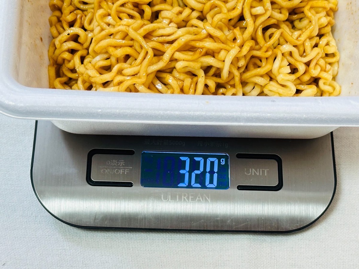 ローソン 麺大盛り 魚介香る油そば 019.