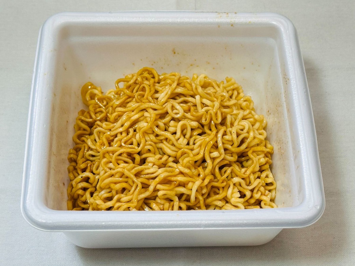 ローソン 麺大盛り 魚介香る油そば 022.