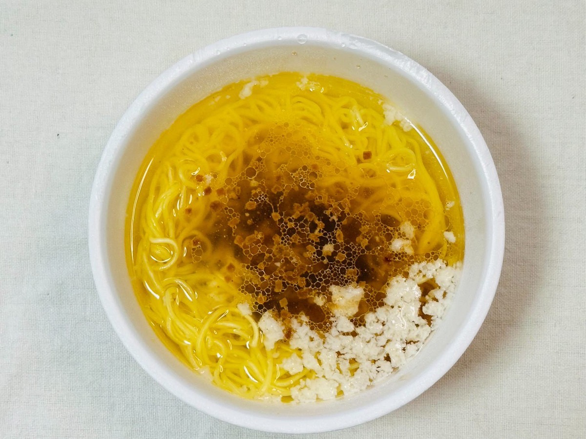 ローソン スープ激うま！京都背脂醤油ラーメン 015.