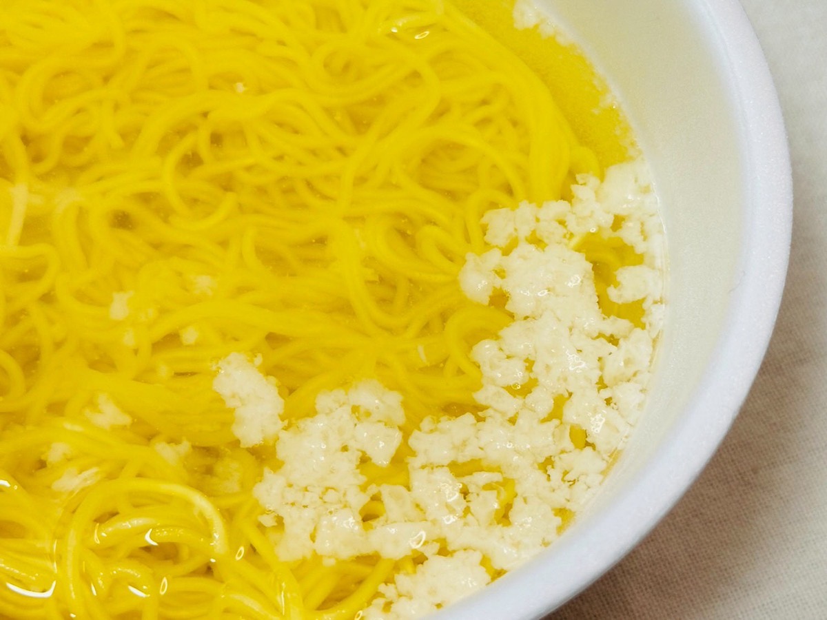 ローソン スープ激うま！京都背脂醤油ラーメン 016.
