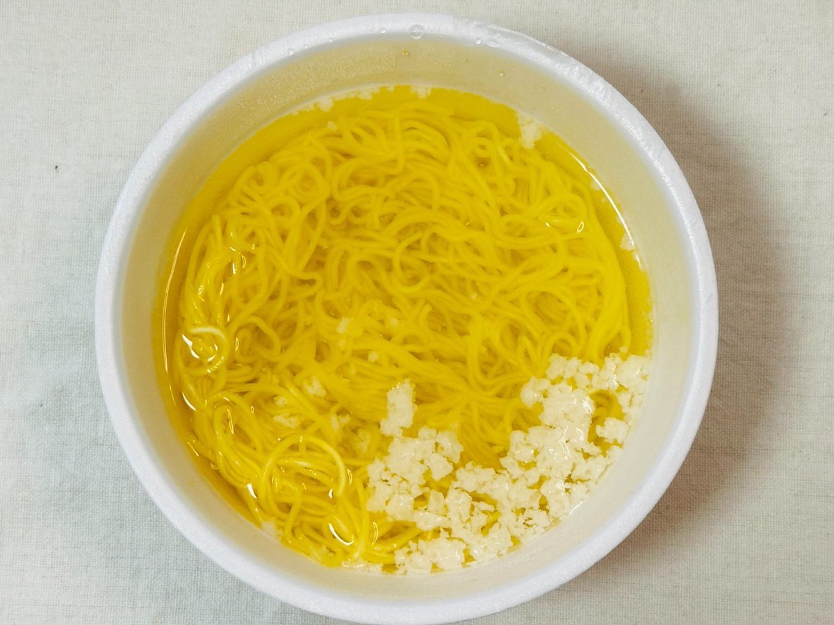 ローソン スープ激うま！京都背脂醤油ラーメン 017.