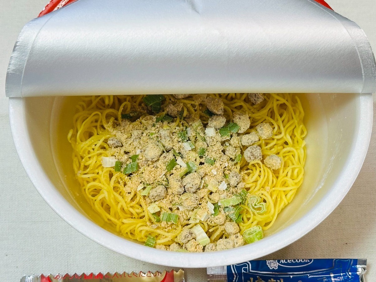 家で食べるミスドの担々麺 009.