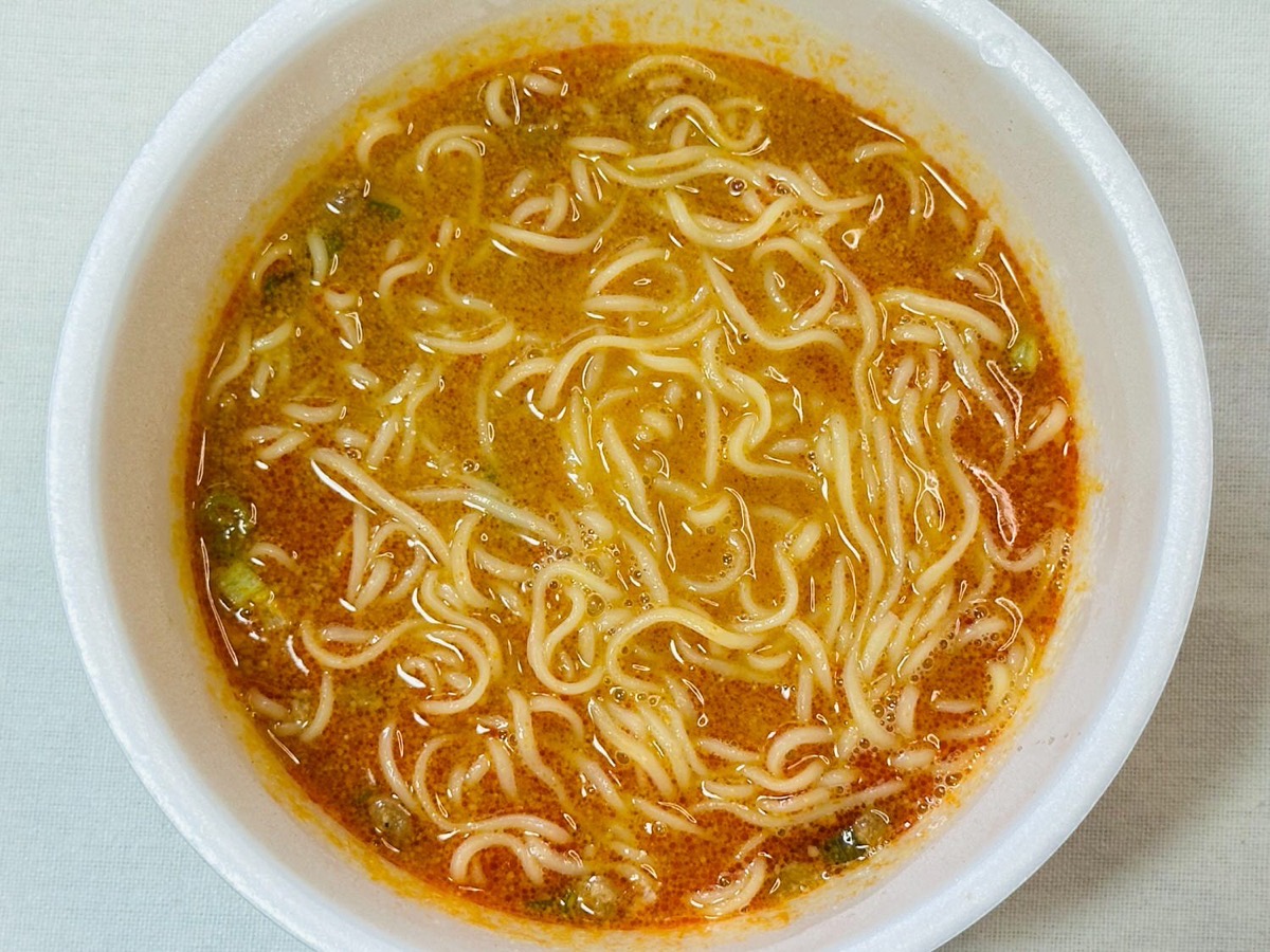 家で食べるミスドの担々麺 019.