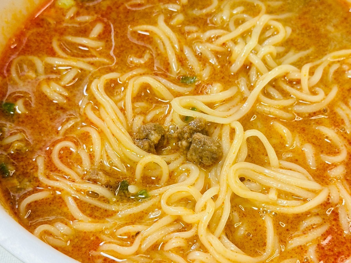 家で食べるミスドの担々麺 025.