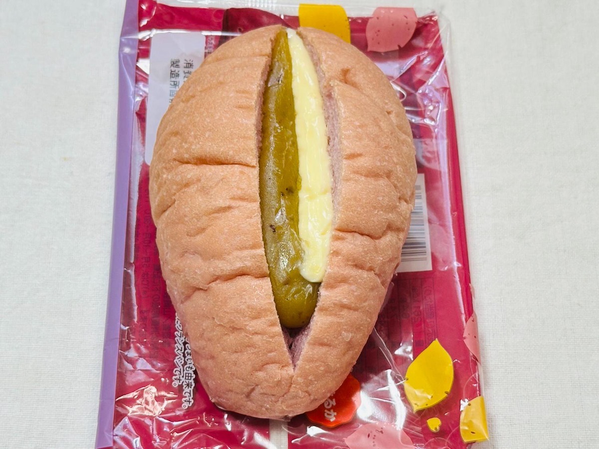 ファミマ 生フランスパン（おいも＆マーガリン） 008.