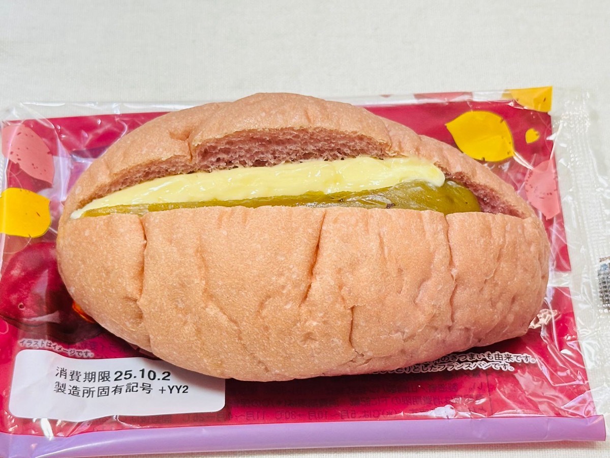 ファミマ 生フランスパン（おいも＆マーガリン） 009.