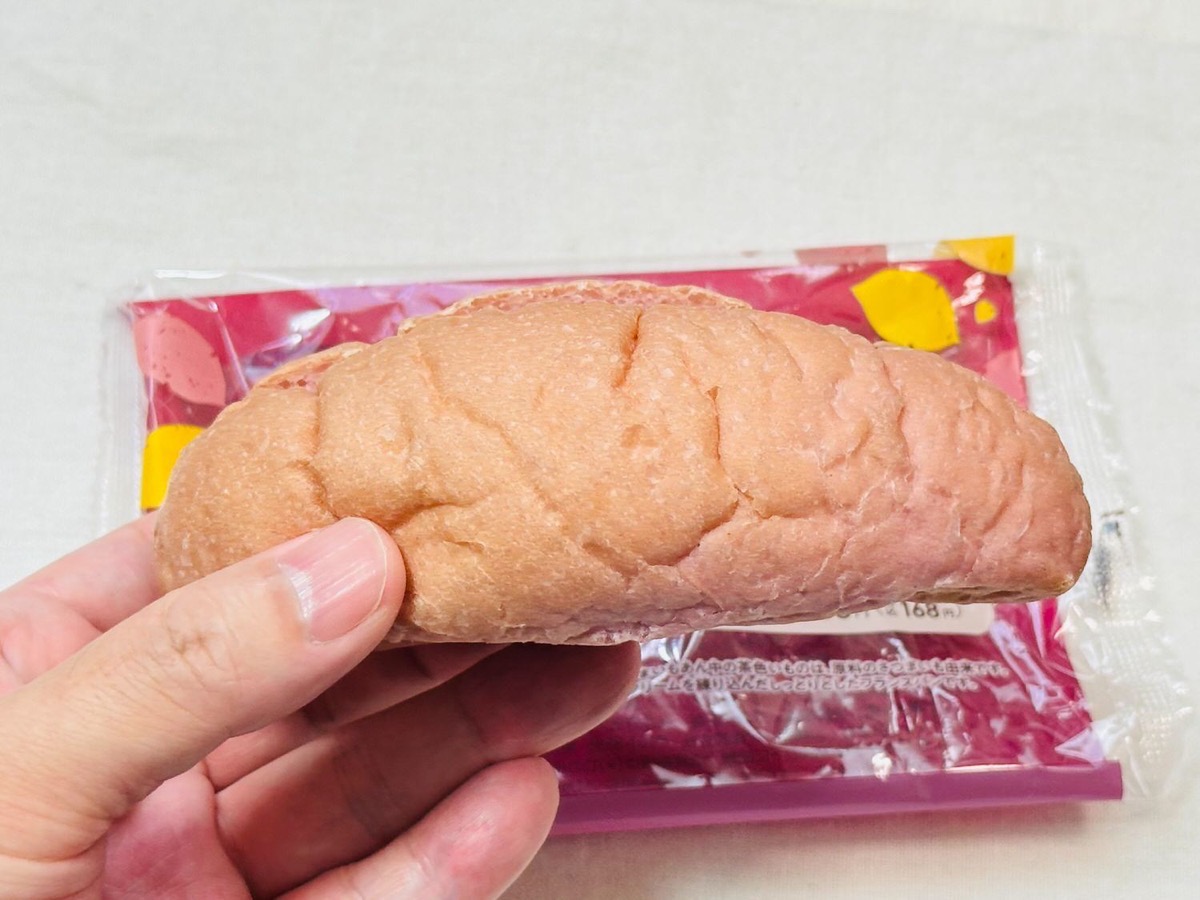 ファミマ 生フランスパン（おいも＆マーガリン） 012.