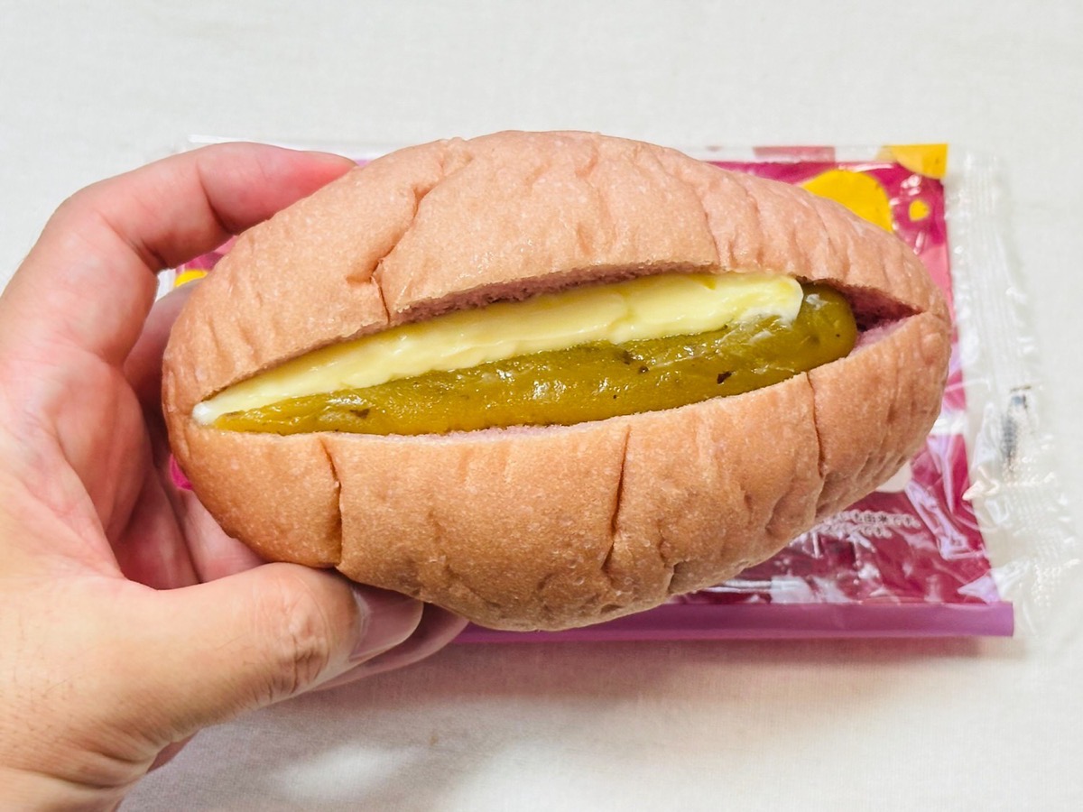 ファミマ 生フランスパン（おいも＆マーガリン） 014.