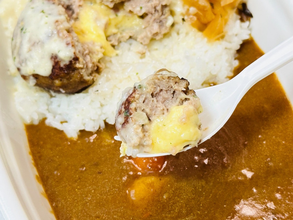 sukiya-humburg-curry-020.jpg すき家 チーズインハンバーグカレー 020.