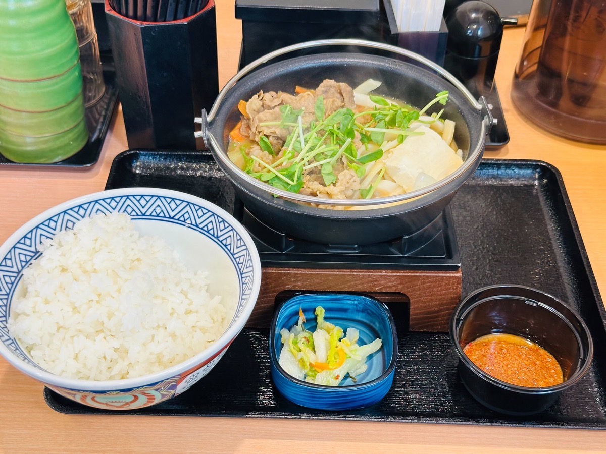 吉野家 とんこつ醤油牛鍋膳 002.