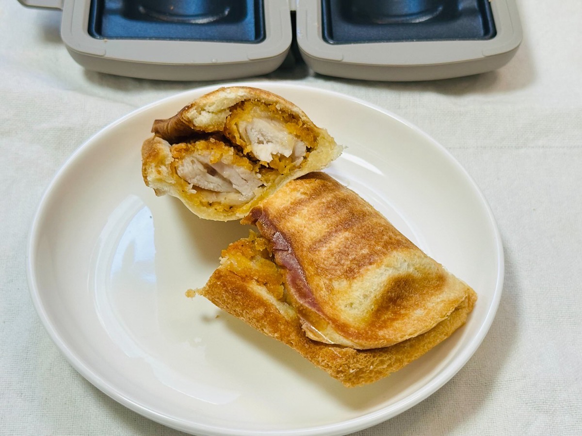 【3COINS】ホットサンド ファミチキ 019.