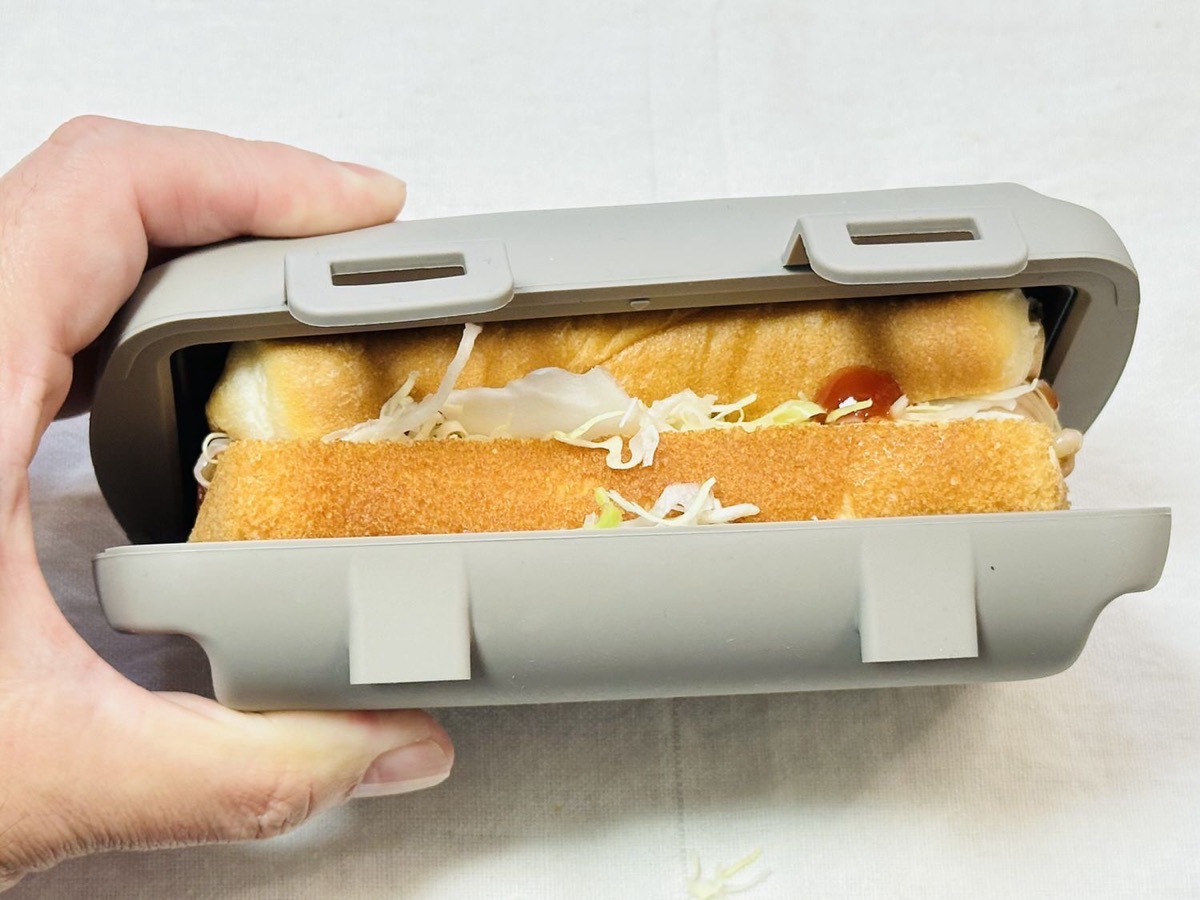 【3COINS】電子レンジ用ホットサンドメーカー【スリコ】 009.