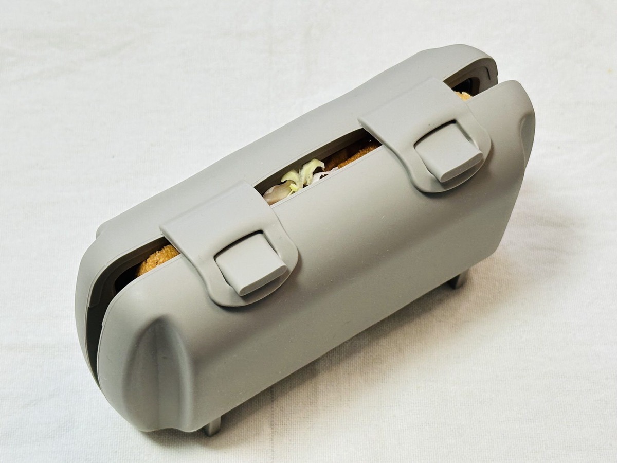 【3COINS】電子レンジ用ホットサンドメーカー【スリコ】 010.