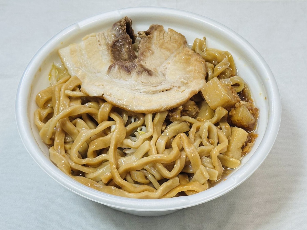 セブン 中華蕎麦とみ田監修 デカ豚ラーメン アブラ増 031.