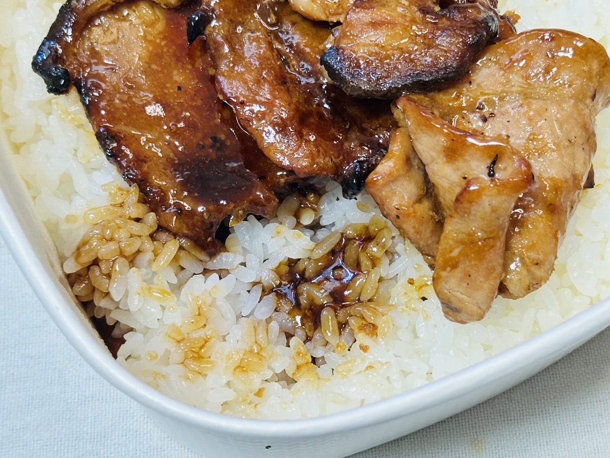 セブンイレブン ぶたはげ監修炭火焼き豚丼 036.