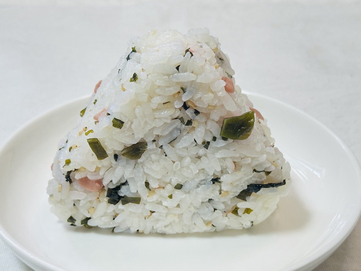 セブンイレブン おおきなおむすび 新生姜わかめ 010.