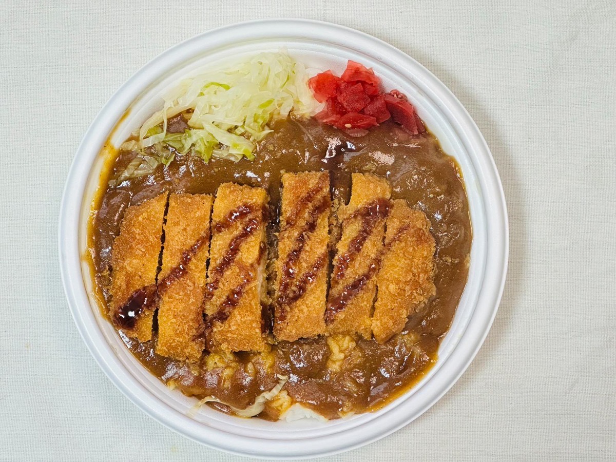 ファミリーマート チャンピオンカレー監修ロースカツカレー 013.