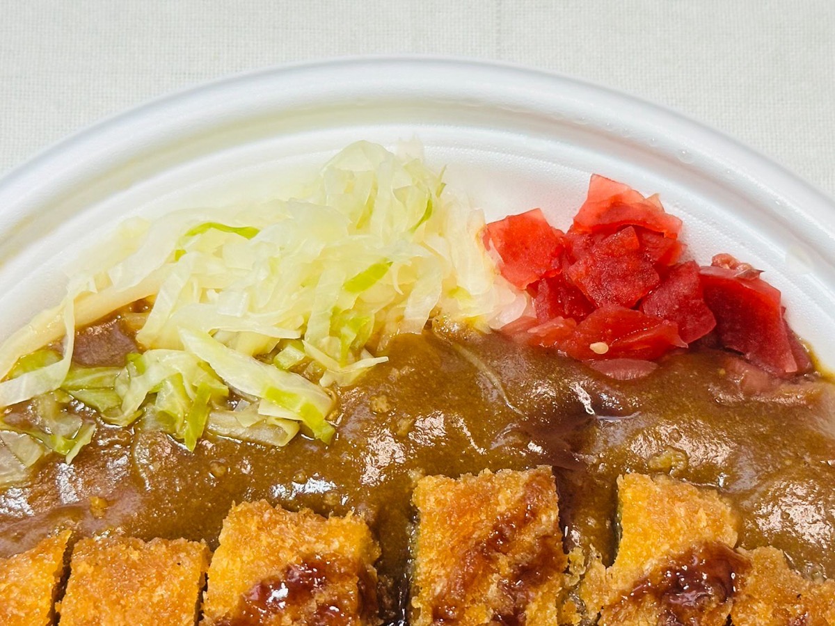 ファミリーマート チャンピオンカレー監修ロースカツカレー 015.