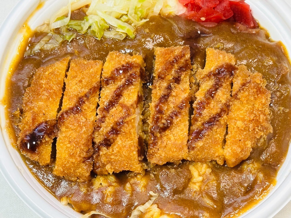 ファミリーマート チャンピオンカレー監修ロースカツカレー 018.