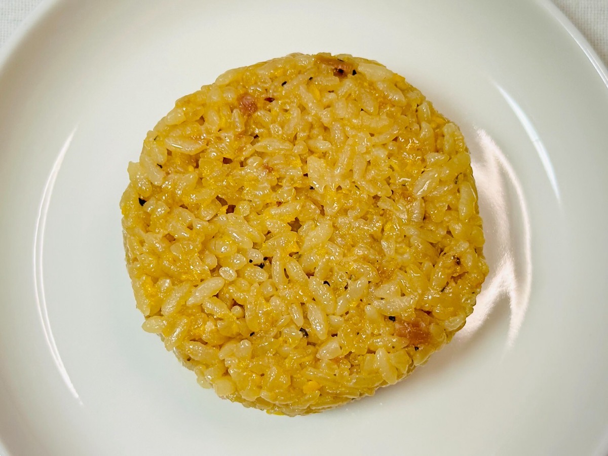 ファミリーマート リュウジの至高のレシピ ペッパーベーコン焼めし 017.