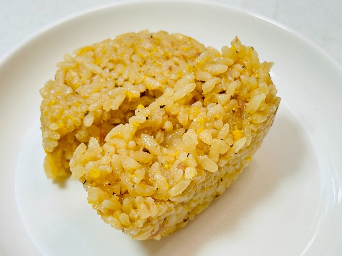 ファミリーマート リュウジの至高のレシピ ペッパーベーコン焼めし 021.