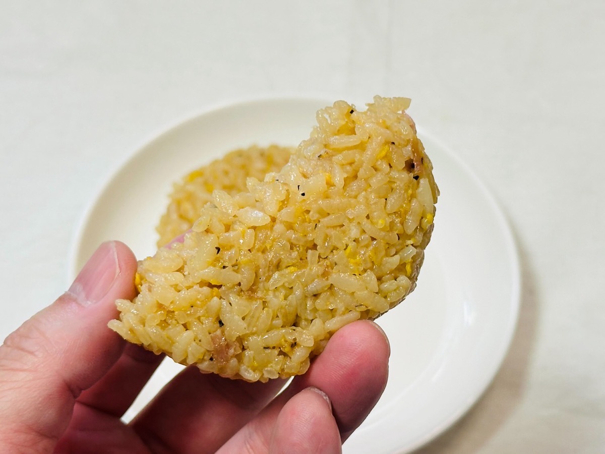 ファミリーマート リュウジの至高のレシピ ペッパーベーコン焼めし 023.