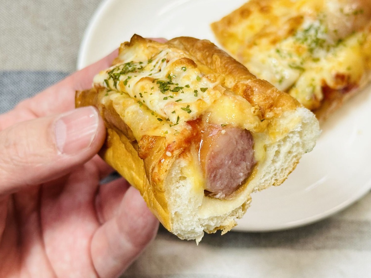 セブンイレブン チーズの虜フランクドッグ 017.