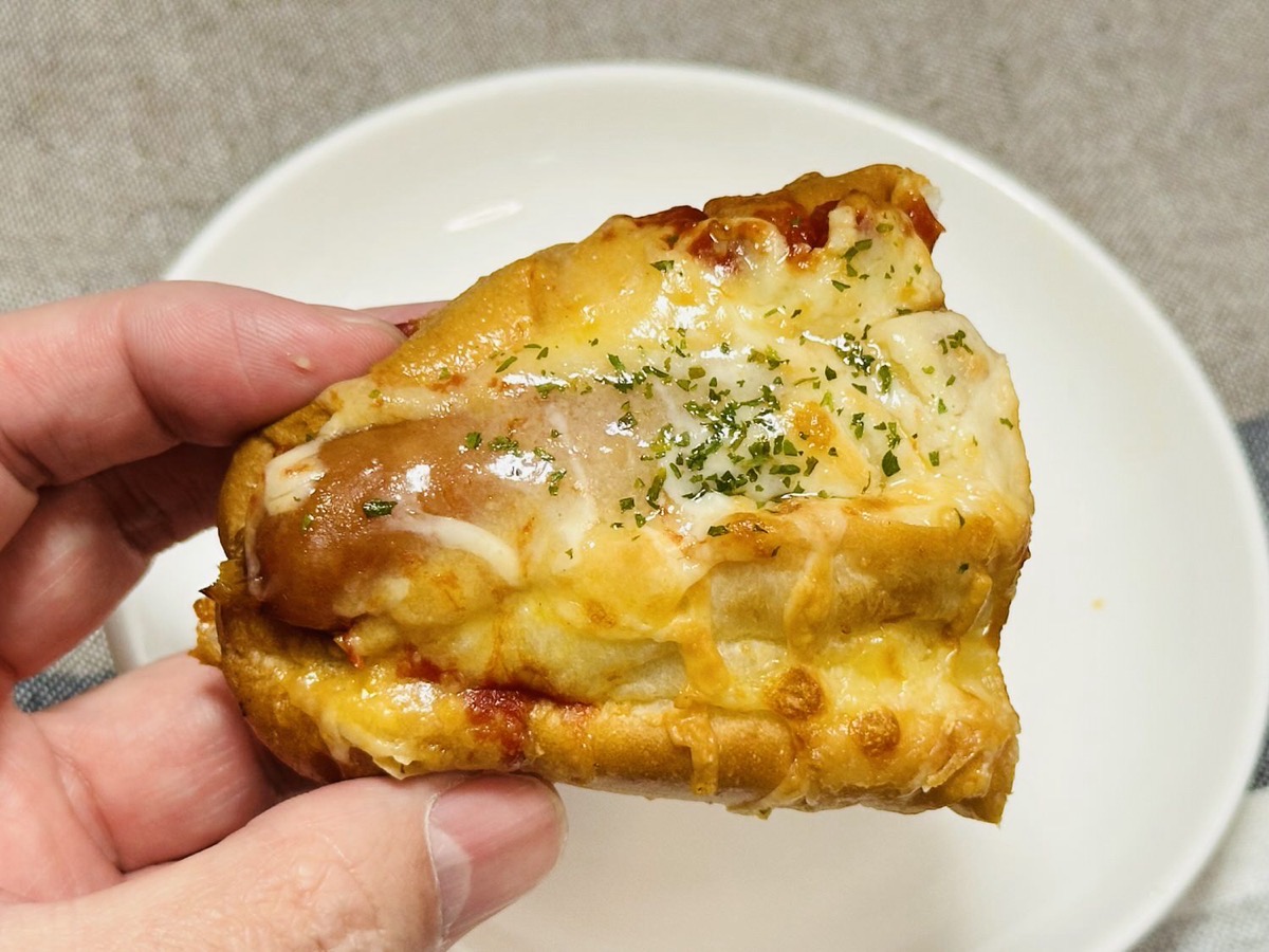 セブンイレブン チーズの虜フランクドッグ 020.