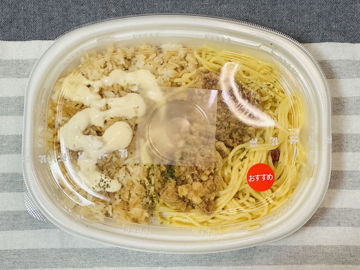 セブンイレブン 背脂にんにくマヨ 唐揚げ＆ペペロンチーノ 009.