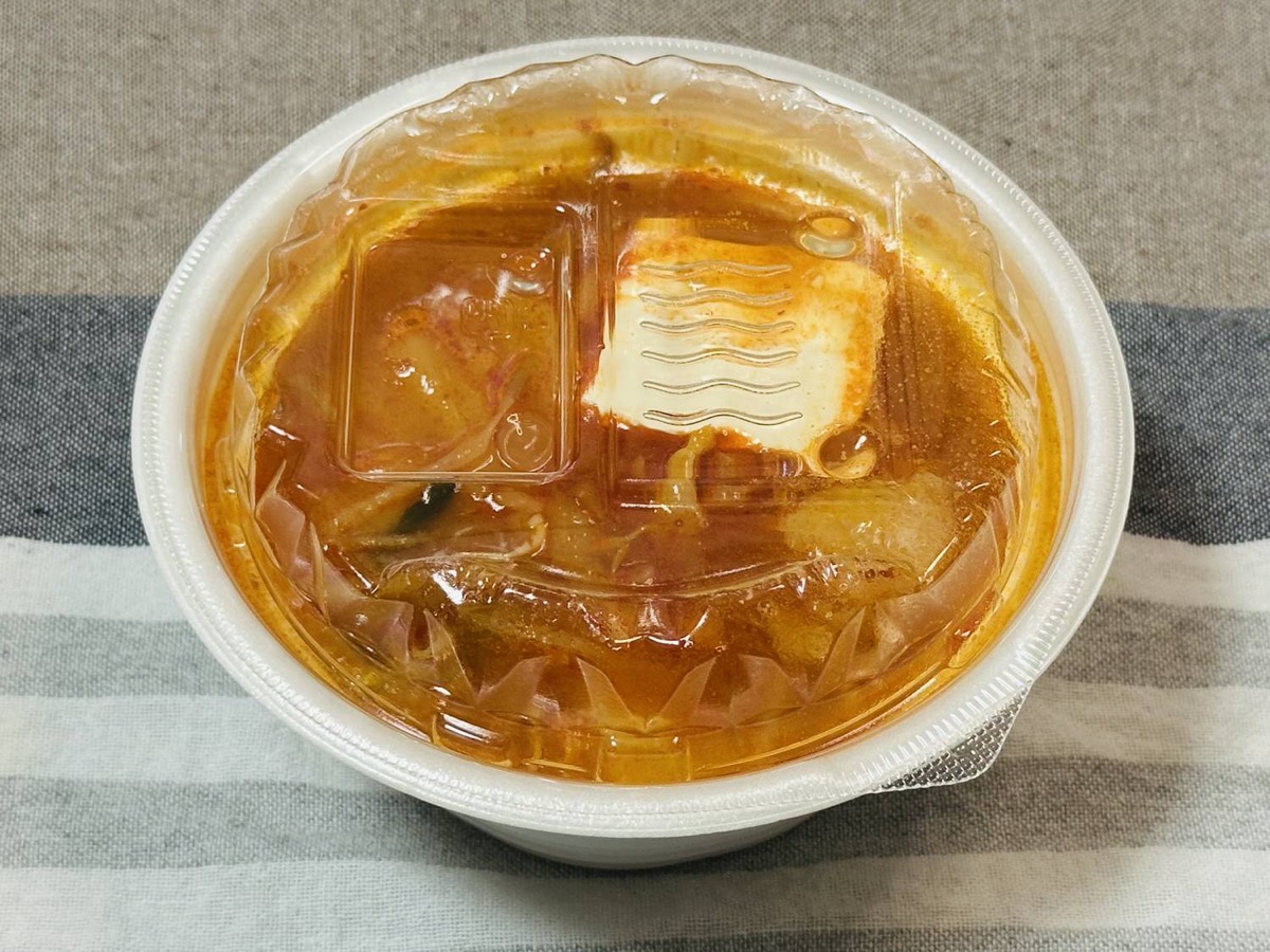 セブンイレブン コクと旨味のキムチチゲスープごはん 012.