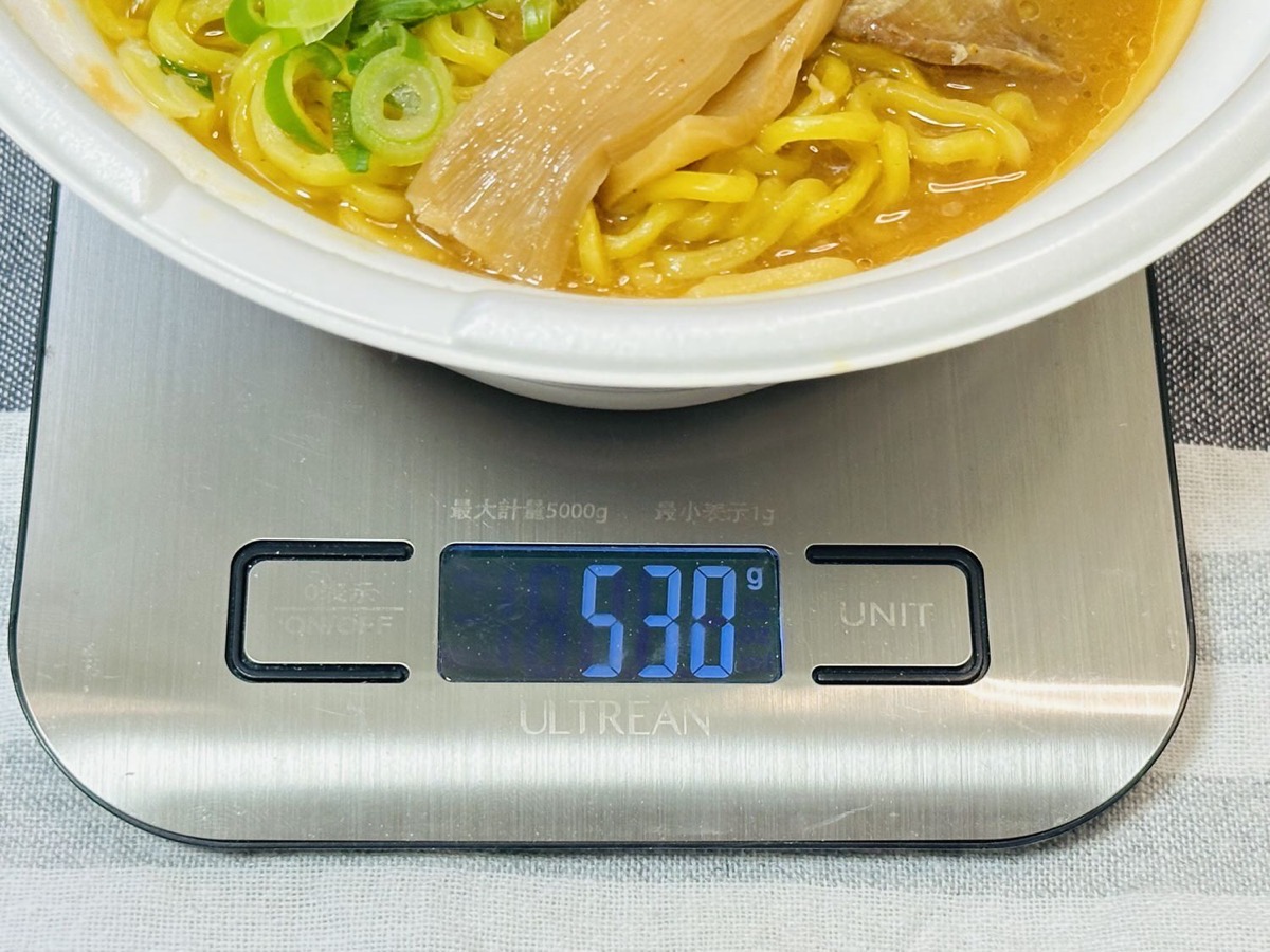 セブンイレブン 札幌すみれ監修濃厚みそラーメン 020.
