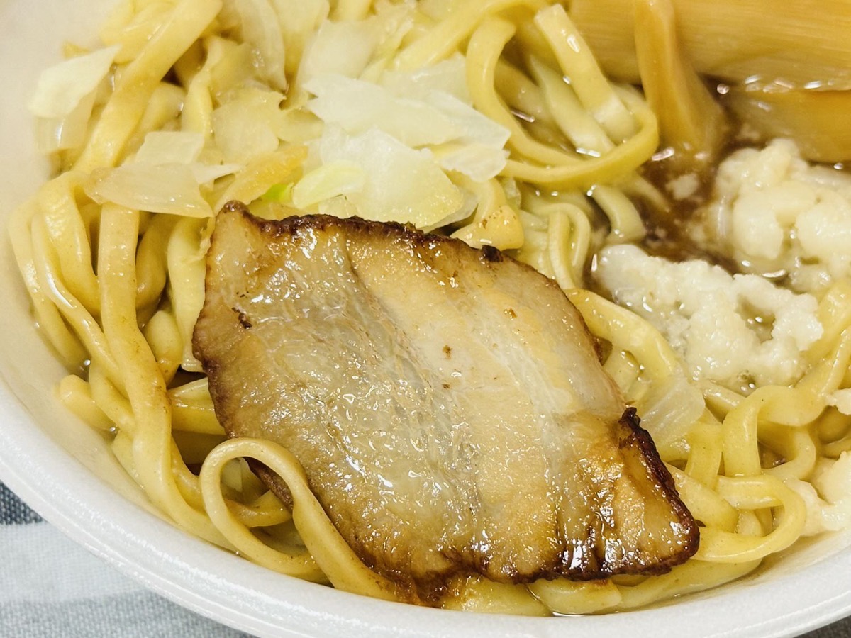 ファミリーマート 新潟燕三条系 背脂醤油ラーメン 026.