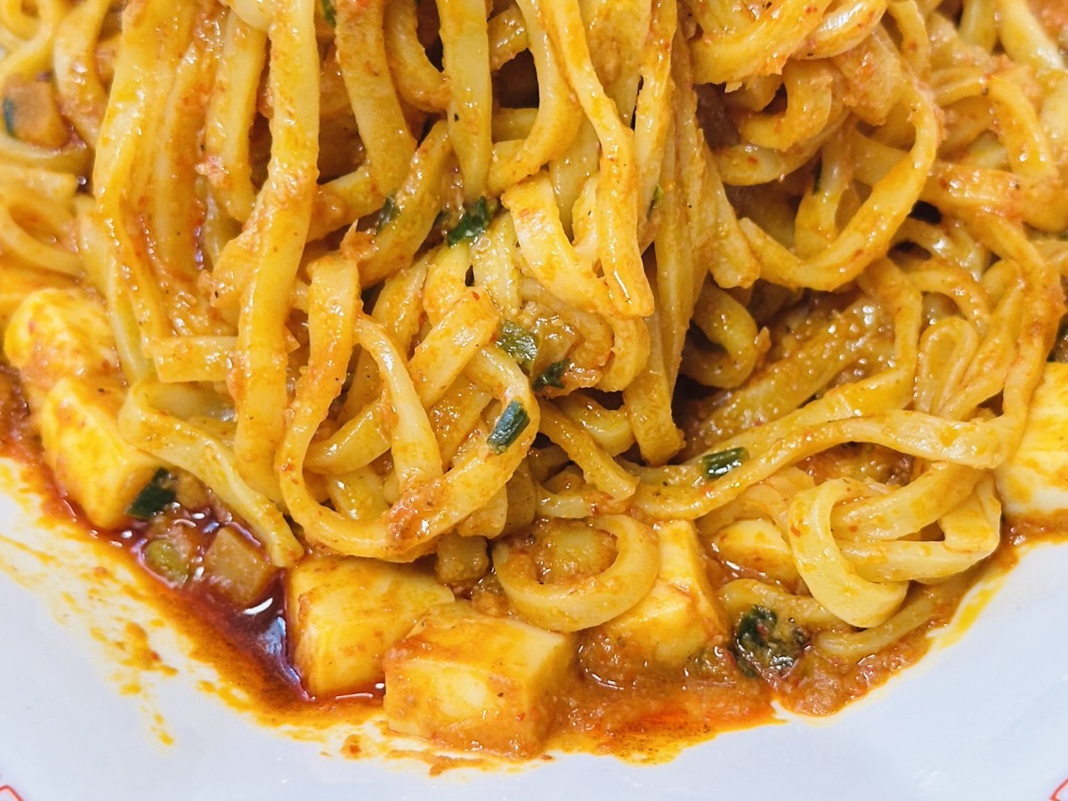 セブンイレブン 蒙古タンメン中本 汁なし麻辛麺 030.