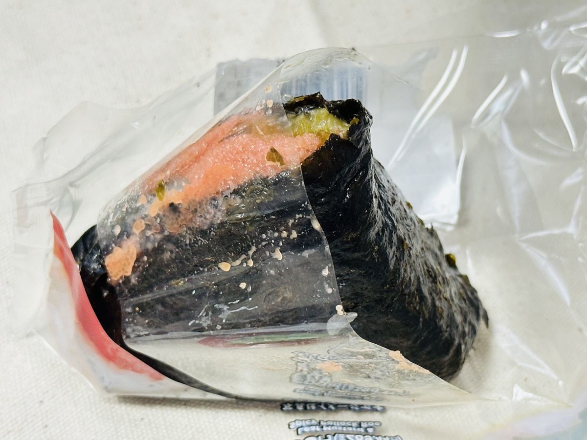 セブンイレブン 旨さ相盛おむすび 高菜と明太子 010.