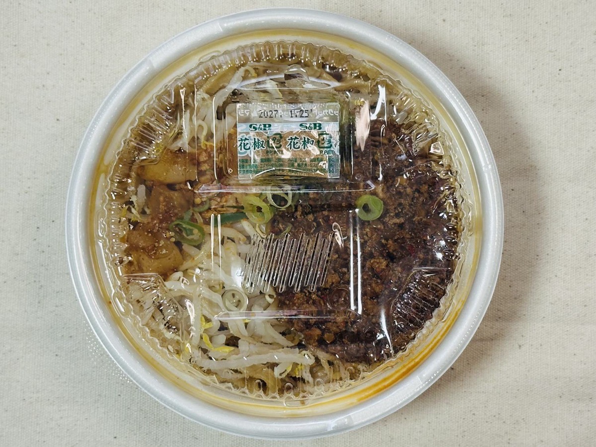 セブンイレブン 中華蕎麦とみ田監修ウマ辛豚ラーメン 014.