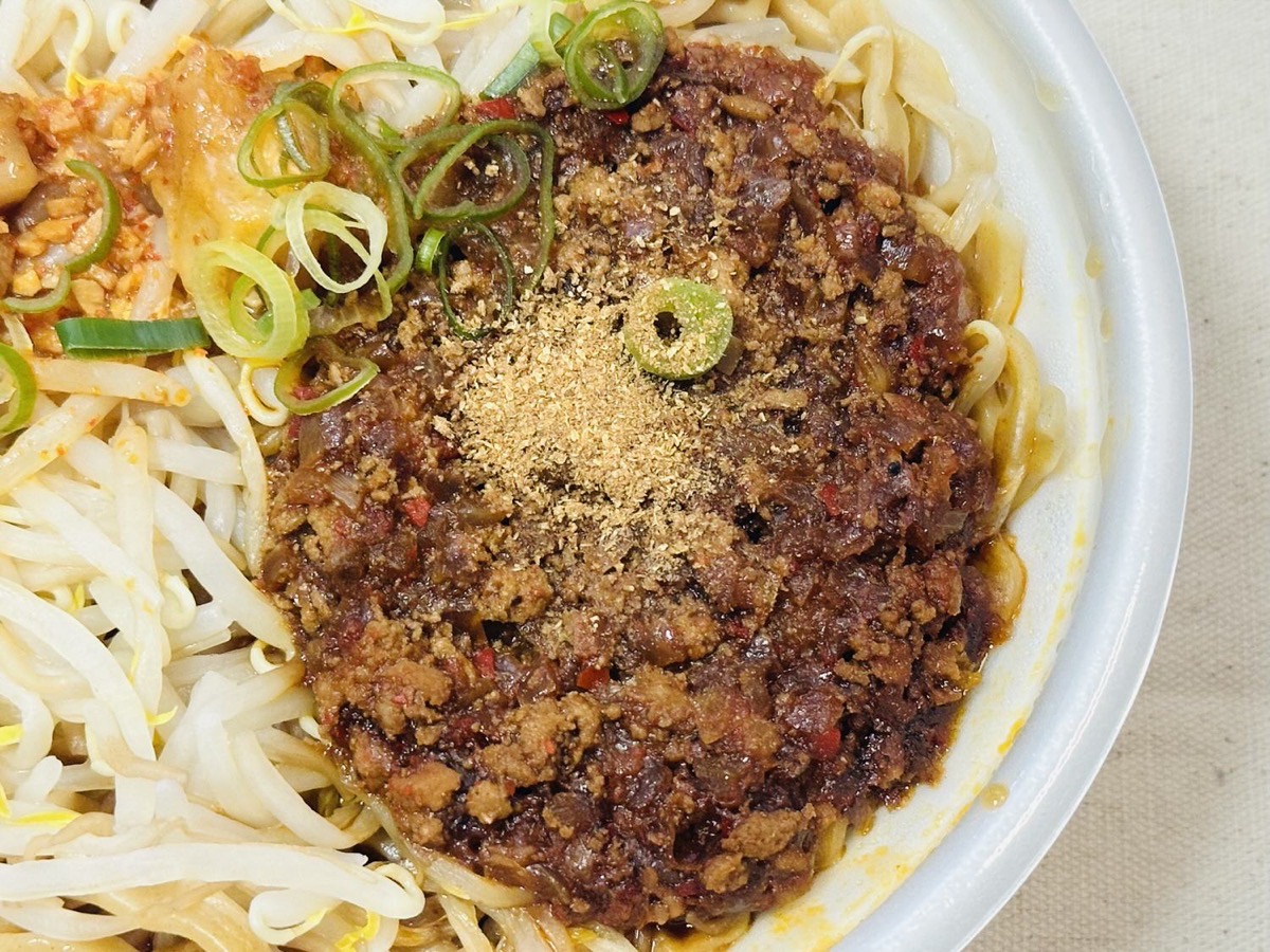 セブンイレブン 中華蕎麦とみ田監修ウマ辛豚ラーメン 022.